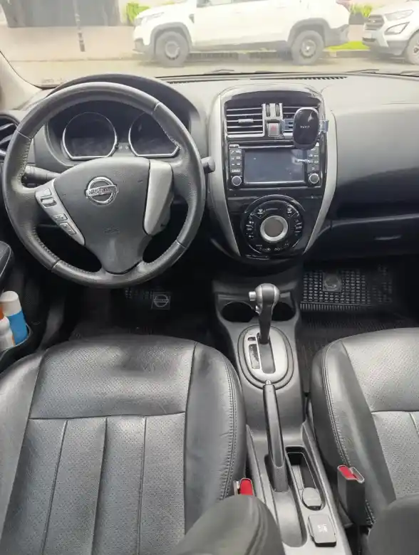 Nissan Versa 1.6 Exclusive At 2018 - foto 5