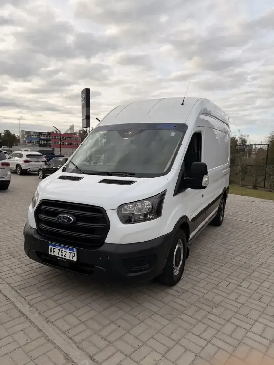 Ford Transit 2.2 Furgon Mediano Aa 350M 2023 - foto 2