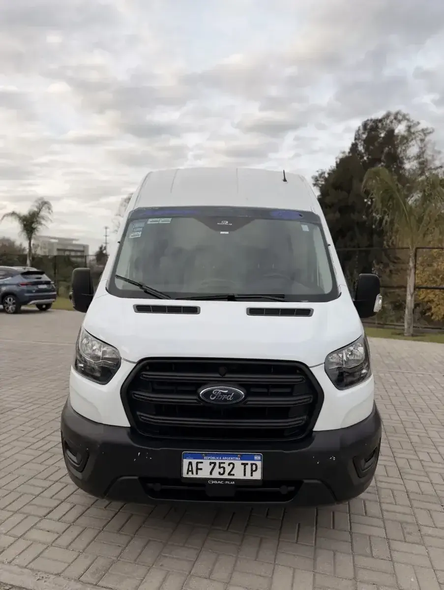 Ford Transit 2.2 Furgon Mediano Aa 350M 2023 - foto 3