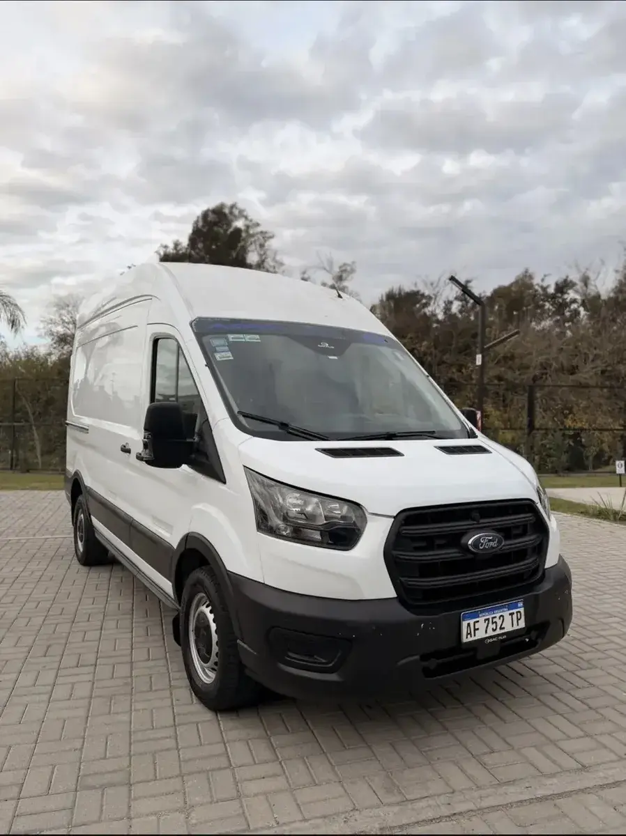 Ford Transit 2.2 Furgon Mediano Aa 350M 2023 - foto 4