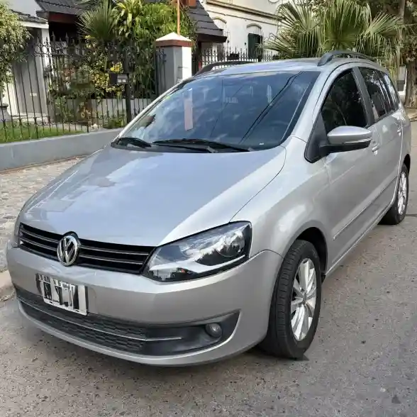 Volkswagen Suran 1.6 Highline 101Cv 11C 2011 - foto 1