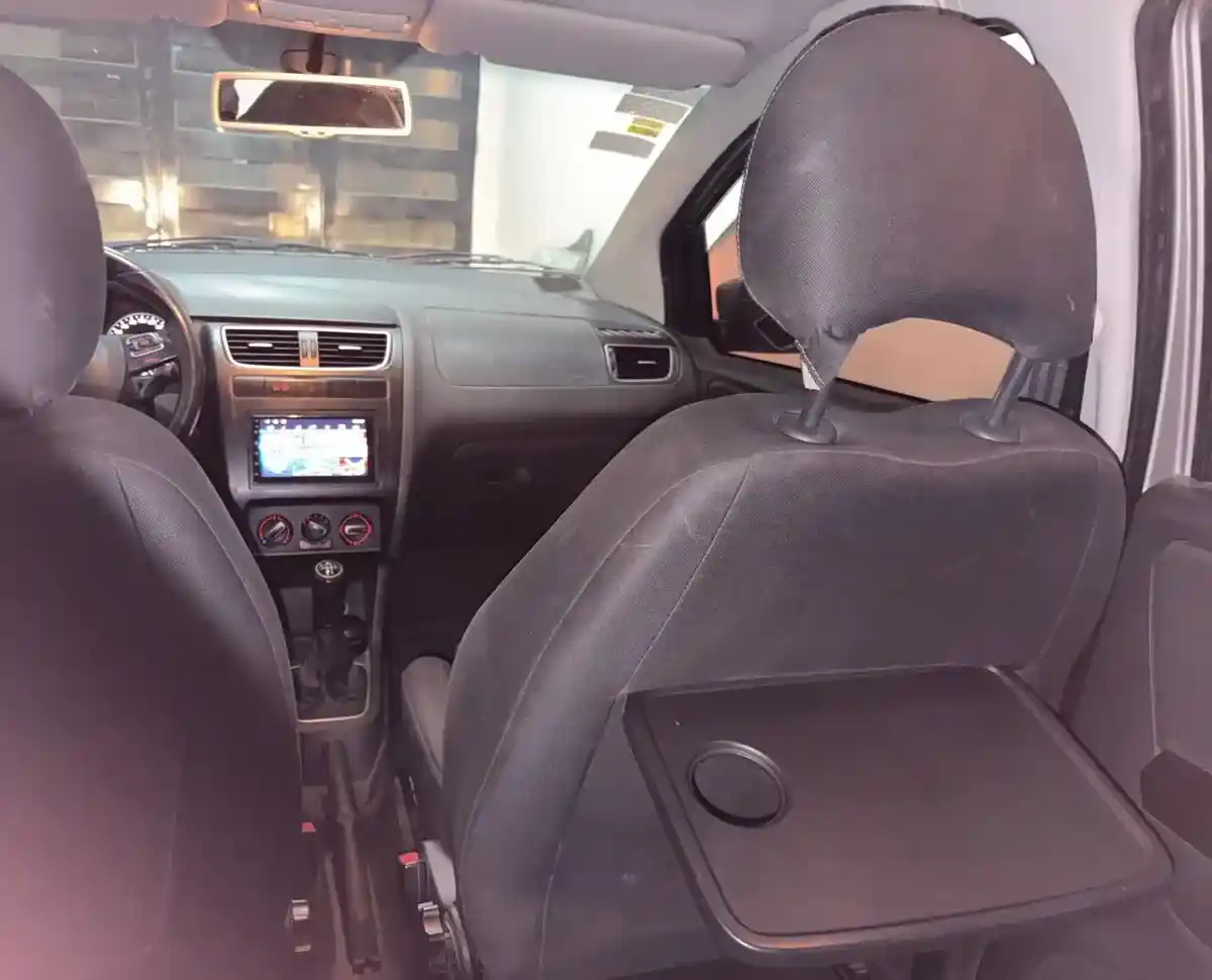 Volkswagen Suran 1.6 Highline 101Cv 11C 2011 - foto 5