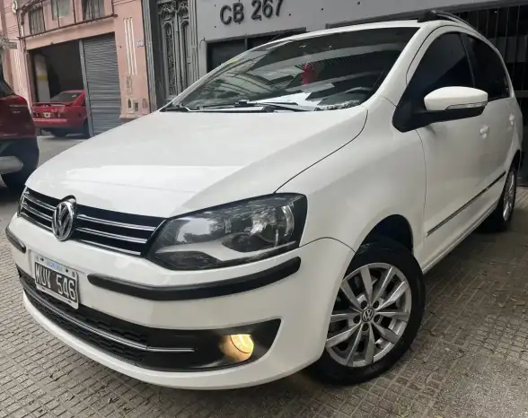 Volkswagen Suran 1.6 Highline 101Cv Cuero 2013 - foto 1