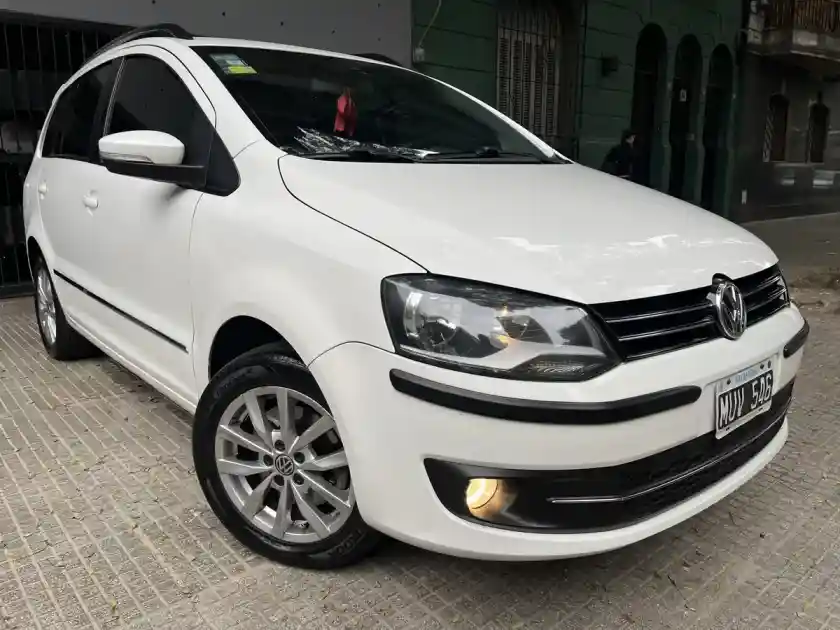 Volkswagen Suran 1.6 Highline 101Cv Cuero 2013 - foto 3