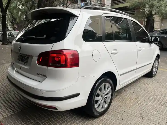 Volkswagen Suran 1.6 Highline 101Cv Cuero 2013 - foto 5