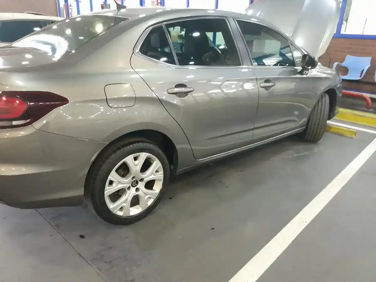 Citroën C4 Lounge 1.6 Hdi 115 Feel Pack 2018 - foto 3