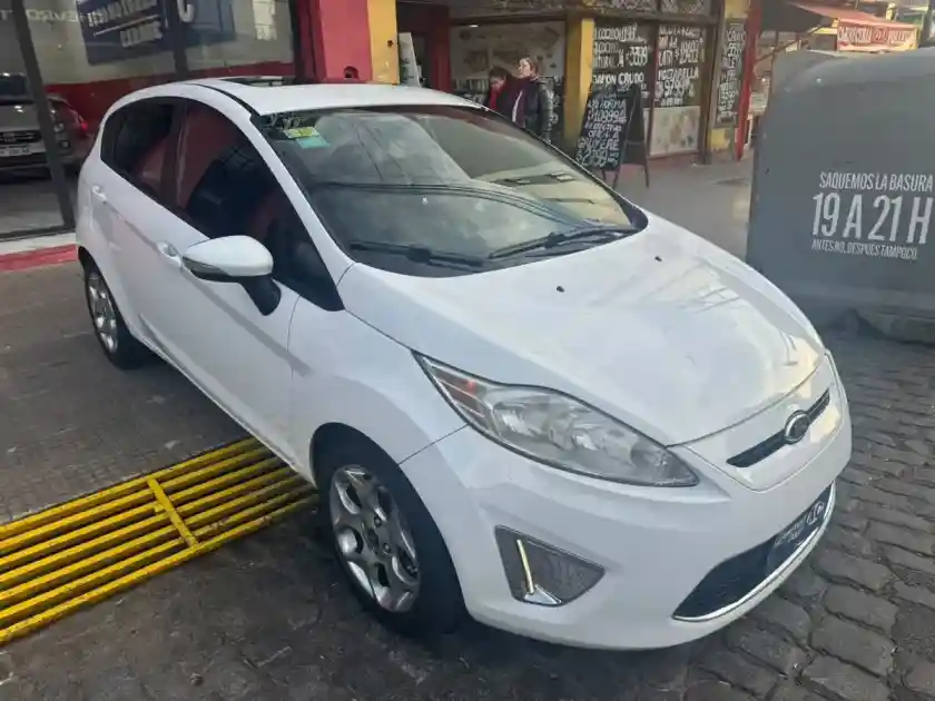 Ford Fiesta Kinetic Design 1.6 Titanium 2012 - foto 3