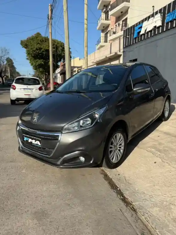 Peugeot 208 1.6 Allure 2019 - foto 1
