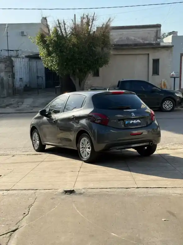 Peugeot 208 1.6 Allure 2019 - foto 3
