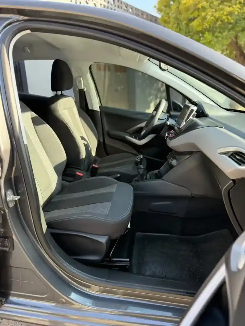 Peugeot 208 1.6 Allure 2019 - foto 4