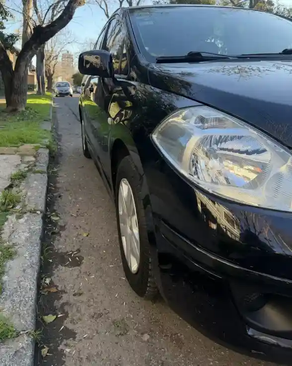 Nissan Tiida 1.8 Visia 2013 - foto 1