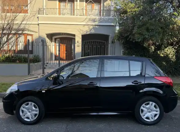 Nissan Tiida 1.8 Visia 2013 - foto 4