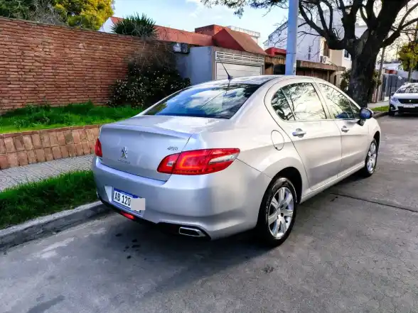 Peugeot 408 2.0 Allure 143Cv 2017 - foto 2