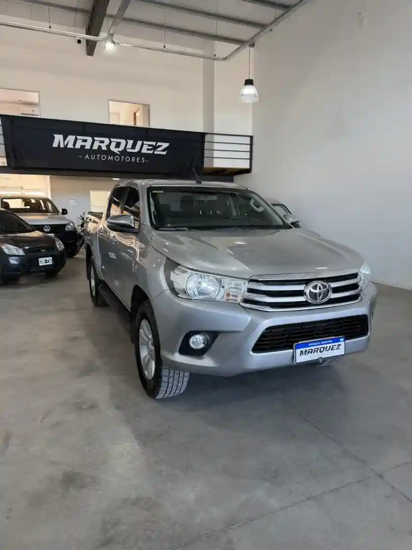 Toyota Hilux 2.8 Cd Srv 177Cv 4X2 2018 - foto 3