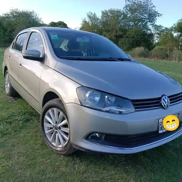 Volkswagen Voyage 1.6 Highline 101Cv 2015 - foto 1