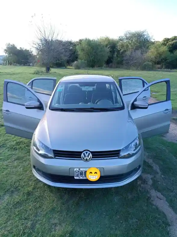 Volkswagen Voyage 1.6 Highline 101Cv 2015 - foto 3