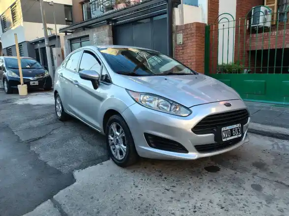 Ford Fiesta Kinetic 1.6 Sedan S Plus 120Cv 2014 - foto 2