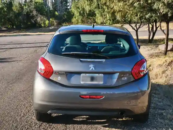 Peugeot 208 1.5 Allure 2014 - foto 4