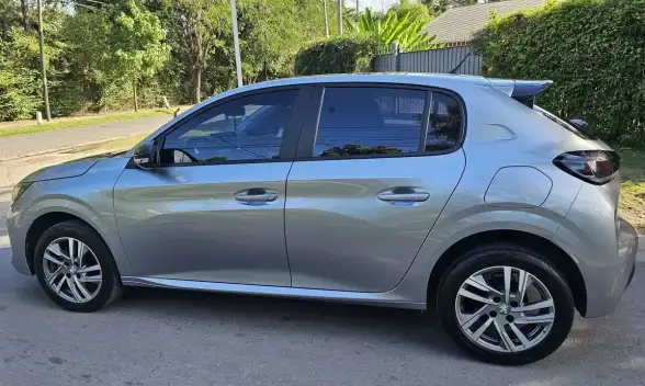 Peugeot 208 1.6L Feline Tiptronic 2023 - foto 3
