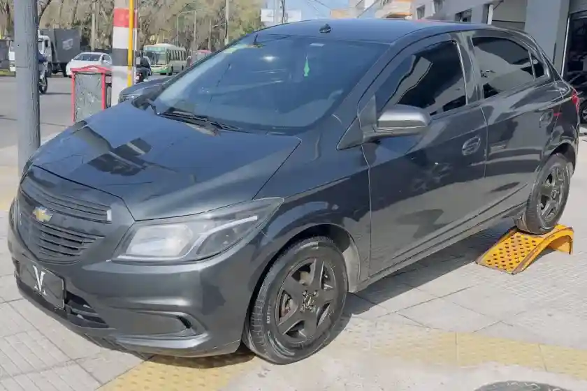 Chevrolet Onix 1.4 Joy Ls 98Cv 2018 - foto 1