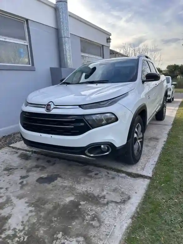 Fiat Toro 2.0 Volcano 4X4 At 2017 - foto 1