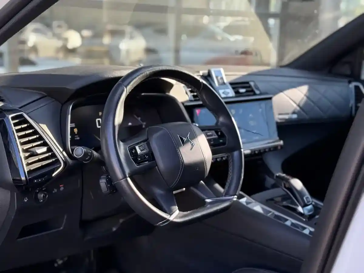 D.s. Ds7 Crossback Hdi 180 At Bastille 2022 - foto 5