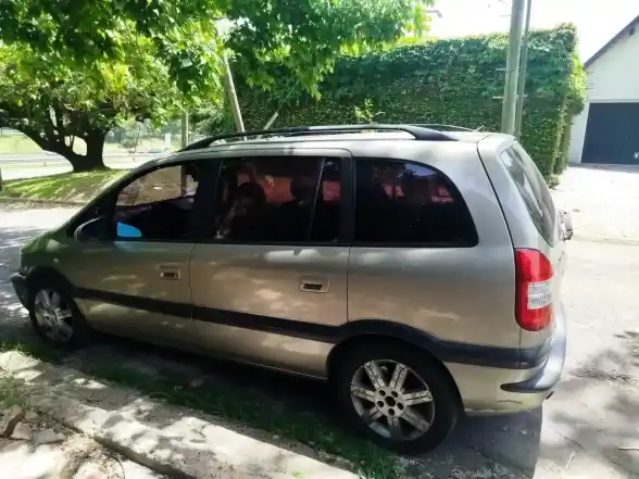 Chevrolet Zafira 2.0 Gls 2011 - foto 1