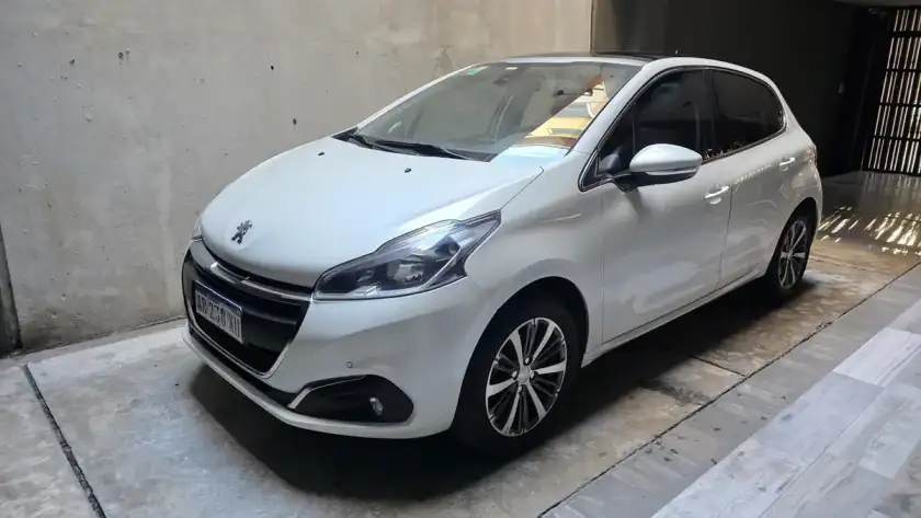 Peugeot 208 1.6 Feline 2017 - foto 2
