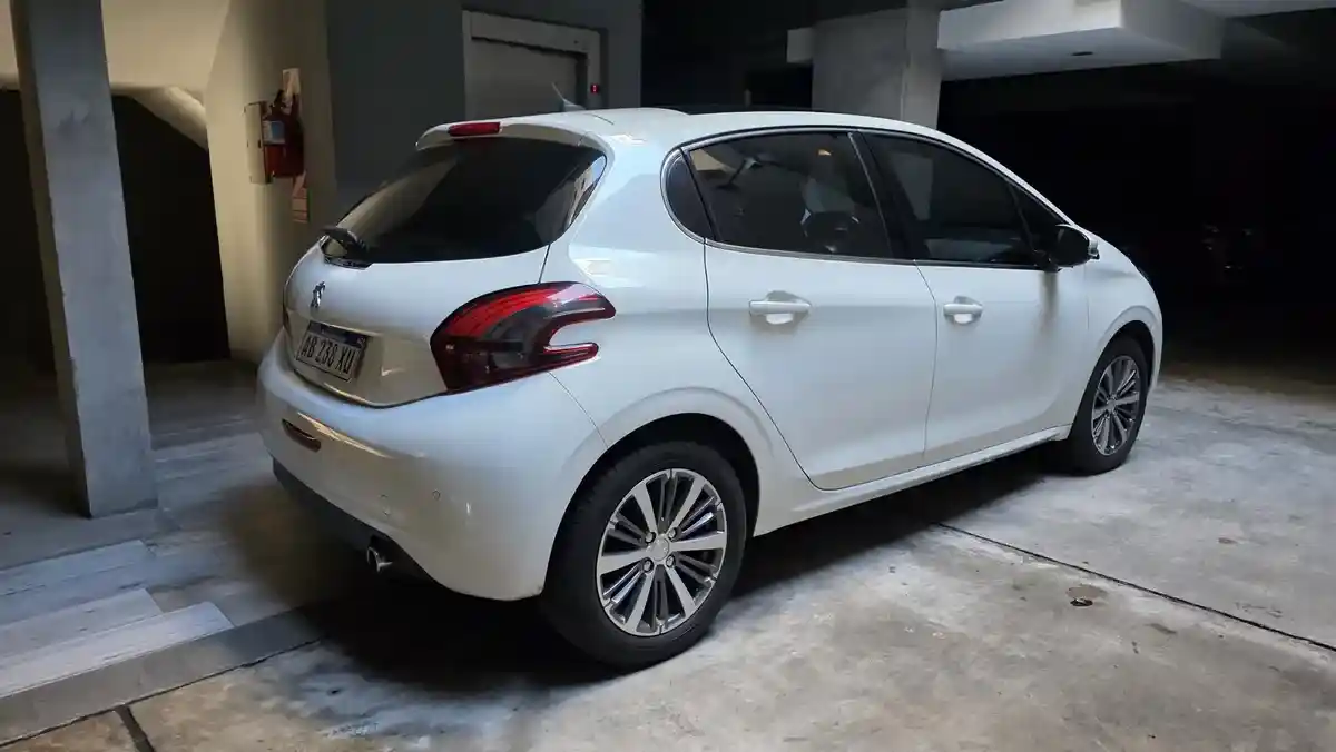 Peugeot 208 1.6 Feline 2017 - foto 5
