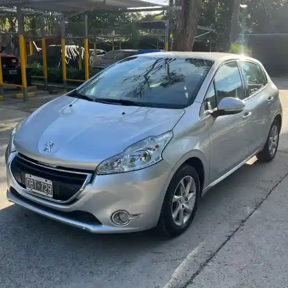 Peugeot 208 1.5 Allure Touchscreen 2014 - foto 1