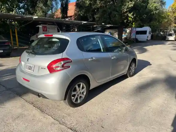 Peugeot 208 1.5 Allure Touchscreen 2014 - foto 5
