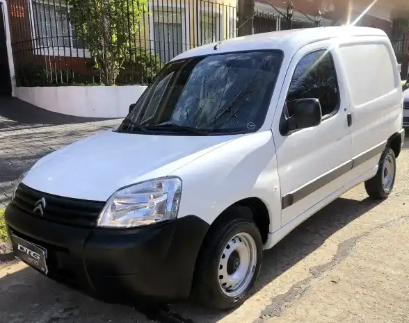 Citroën Berlingo Furgon 1.6 Hdi 92 Bussines 2025 - foto 1
