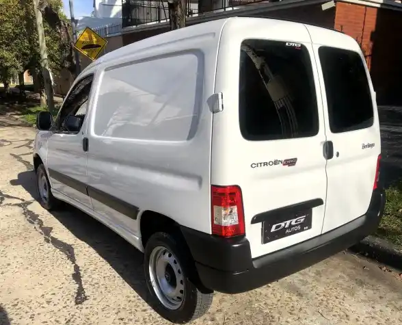 Citroën Berlingo Furgon 1.6 Hdi 92 Bussines 2025 - foto 3