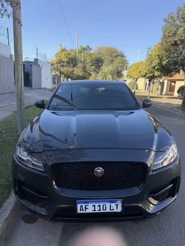 Jaguar F-Pace R Sport 2022 - foto 1