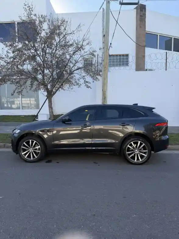 Jaguar F-Pace R Sport 2022 - foto 4