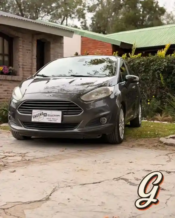 Ford Fiesta Kinetic 2015 - foto 1