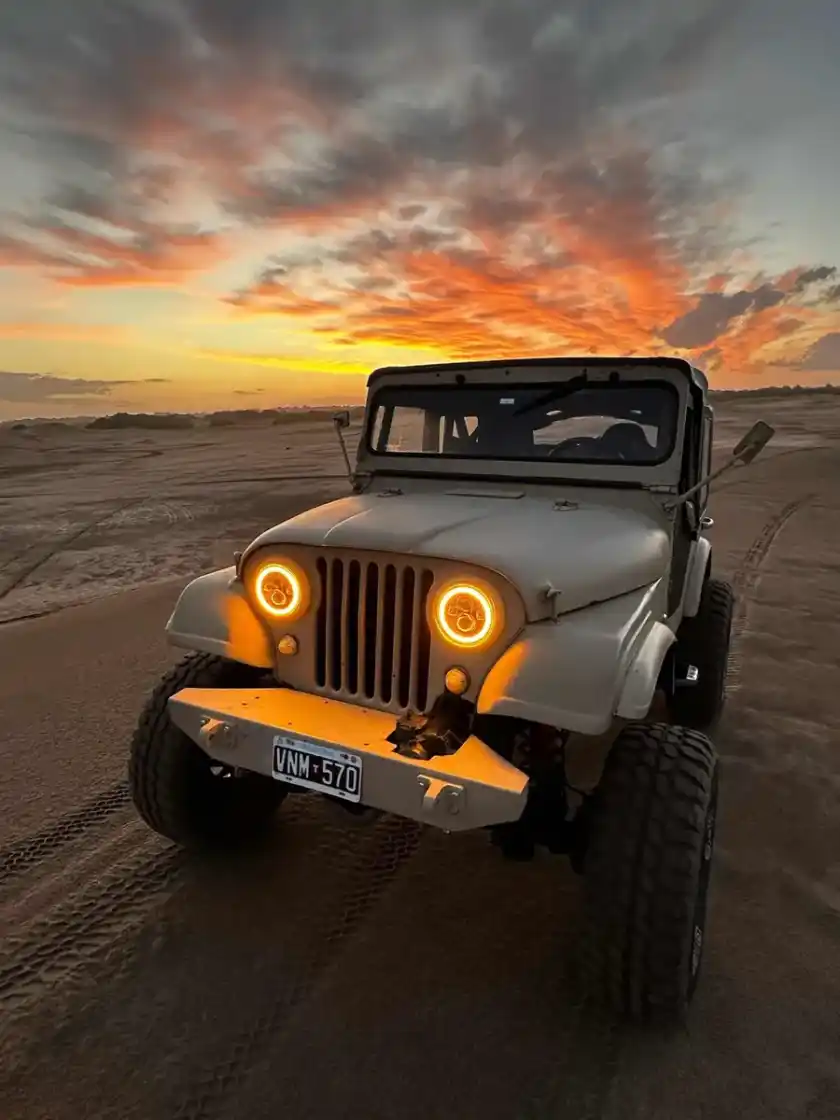 IKA Jeep Ika 2000 - foto 1