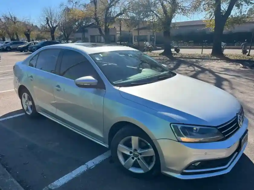 Volkswagen Vento 2.5 Advance Plus 170Cv 2015 - foto 1