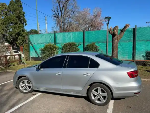 Volkswagen Vento 2.5 Advance Plus 170Cv 2015 - foto 3