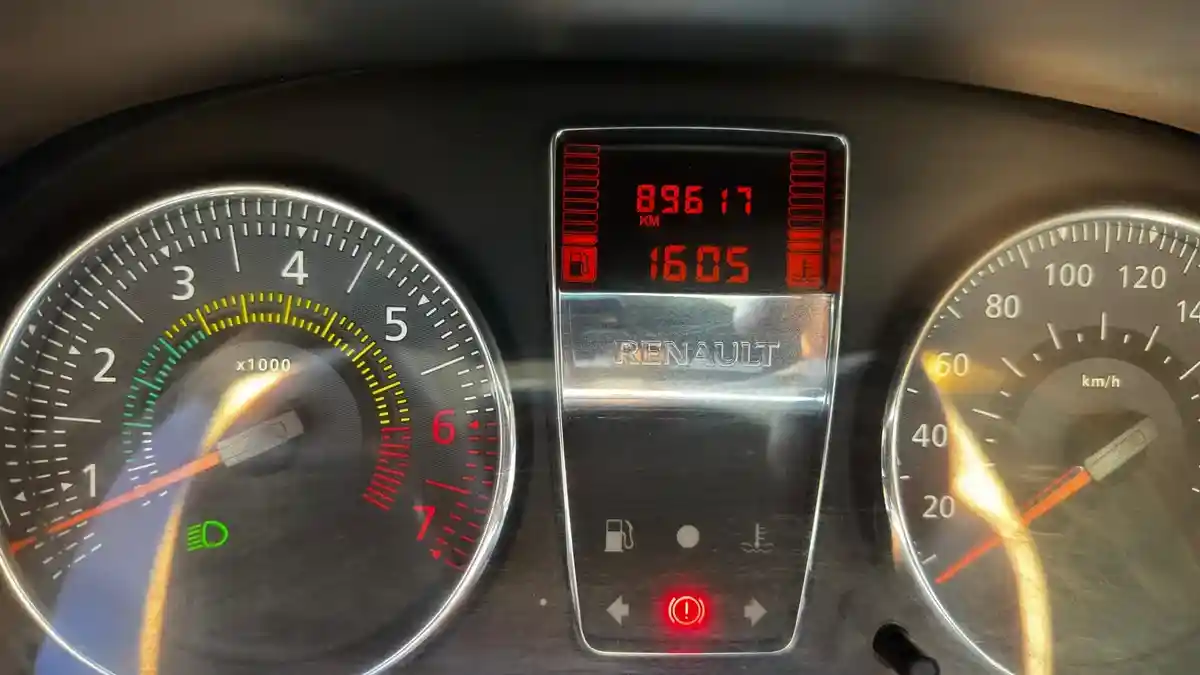 Renault Clio 5 Puertas 2013 - foto 4