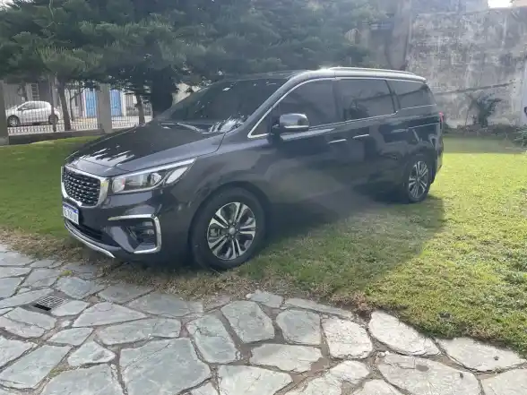 Kia Carnival 2021 - foto 1