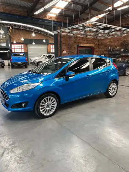 Ford Fiesta Kinetic 1.6 Se Plus 120Cv 2017 - foto 1
