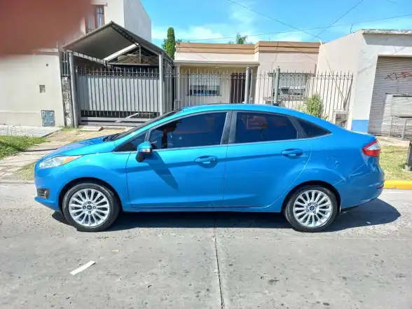 Ford Fiesta Kinetic 1.6 Sedan Titanium Powershift 120Cv 2015 - foto 4