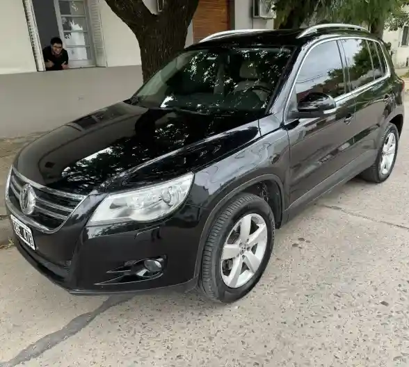 Volkswagen Tiguan 2.0 I Exclusive Tiptronic 2010 - foto 1