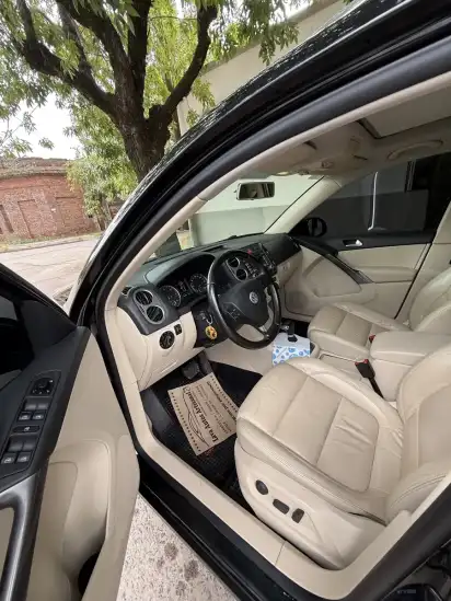 Volkswagen Tiguan 2.0 I Exclusive Tiptronic 2010 - foto 2