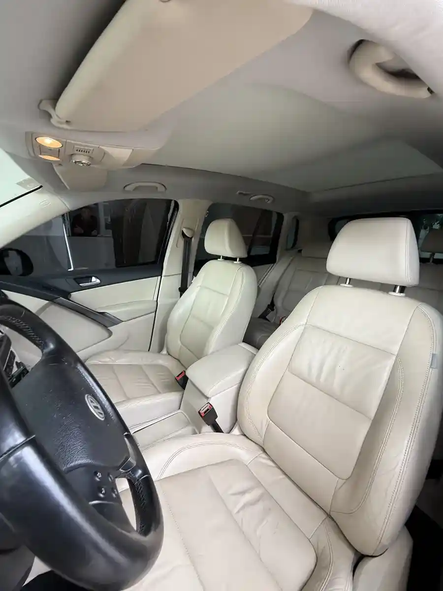 Volkswagen Tiguan 2.0 I Exclusive Tiptronic 2010 - foto 3