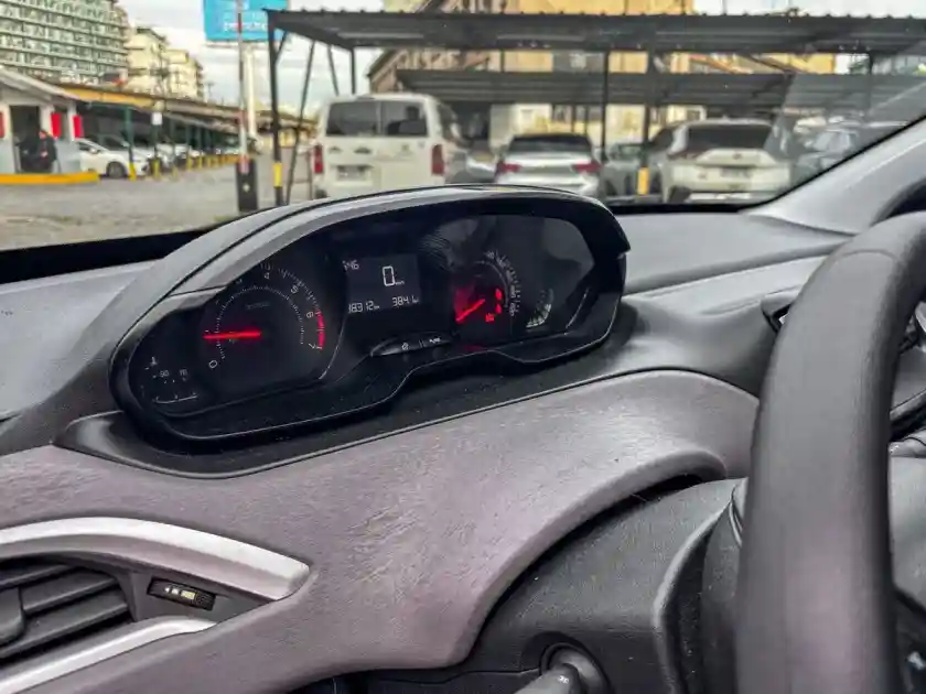 Peugeot 208 1.6 Active 2017 - foto 5