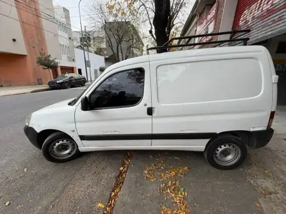 Peugeot Partner Furgon 1.6 Hdi (Diesel) 2013 - foto 4