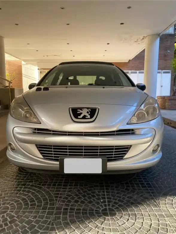 Peugeot 207 2012 - foto 1
