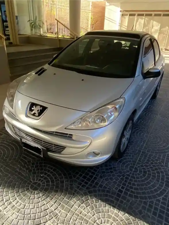 Peugeot 207 1.4 Quiksilver 75Cv 2012 - foto 2